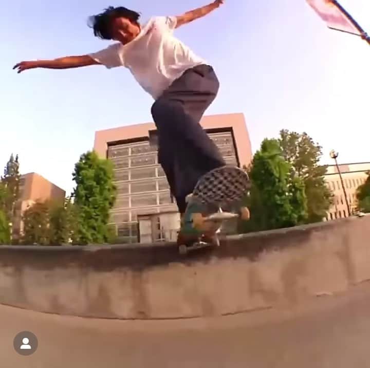 ラカイリミテッドフットウェアのインスタグラム：「@stevieperez_ @challers  @vannuyscityhall  📹 @marvmoran  #Lakai #TheShoesWeSkate」