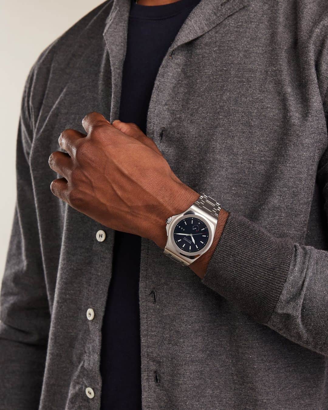 ブレモンのインスタグラム：「The Bremont Supernova has evolved Bremont's classic three-piece case construction, resulting in a new Trip-Tick case that is just 11.1mm tall and sits impeccably on the wrist.   🔗Link in Bio.   #BremontSupernova #BremontH1 #H1Generation #Bremont #MakeTimeCount #IntegratedBracelet」
