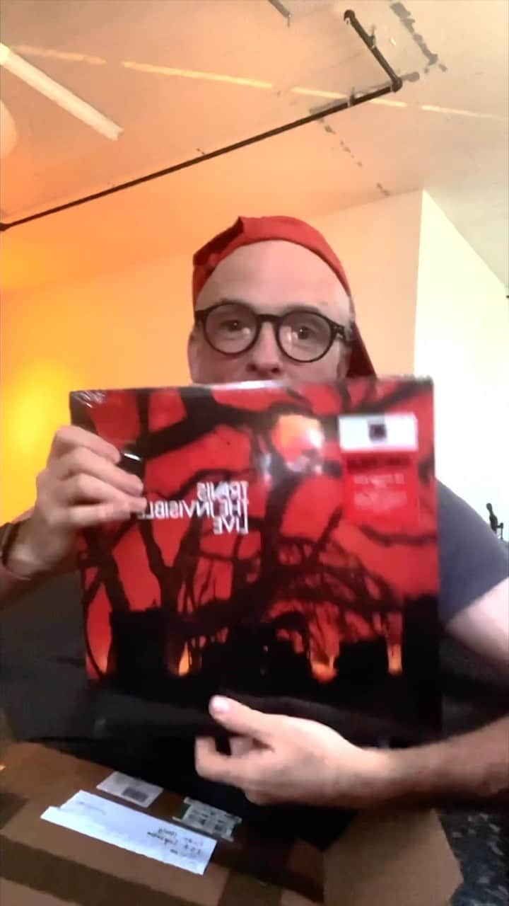 トラヴィスのインスタグラム：「The Invisible Band Live comes on vinyl this Saturday for @RecordStoreDay! It’s looking and sounding absolutely beautiful.  Who is excited!? & which Record Store are you all heading down to!?」
