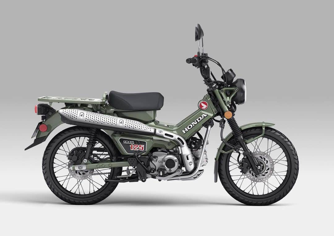 Honda Powersports USさんのインスタグラム写真 - (Honda Powersports USInstagram)「The Trail125 receives a new engine and a new color for 2023. The efficiency-focused advancements align the popular model with its miniMOTO relatives, especially the Super Cub.   Hidden behind its classic aesthetic is state-of-the-art technology that enables confidence-inspiring performance and modern riding comfort. #Trail125 #Honda #miniMOTO」4月19日 2時18分 - honda_powersports_us