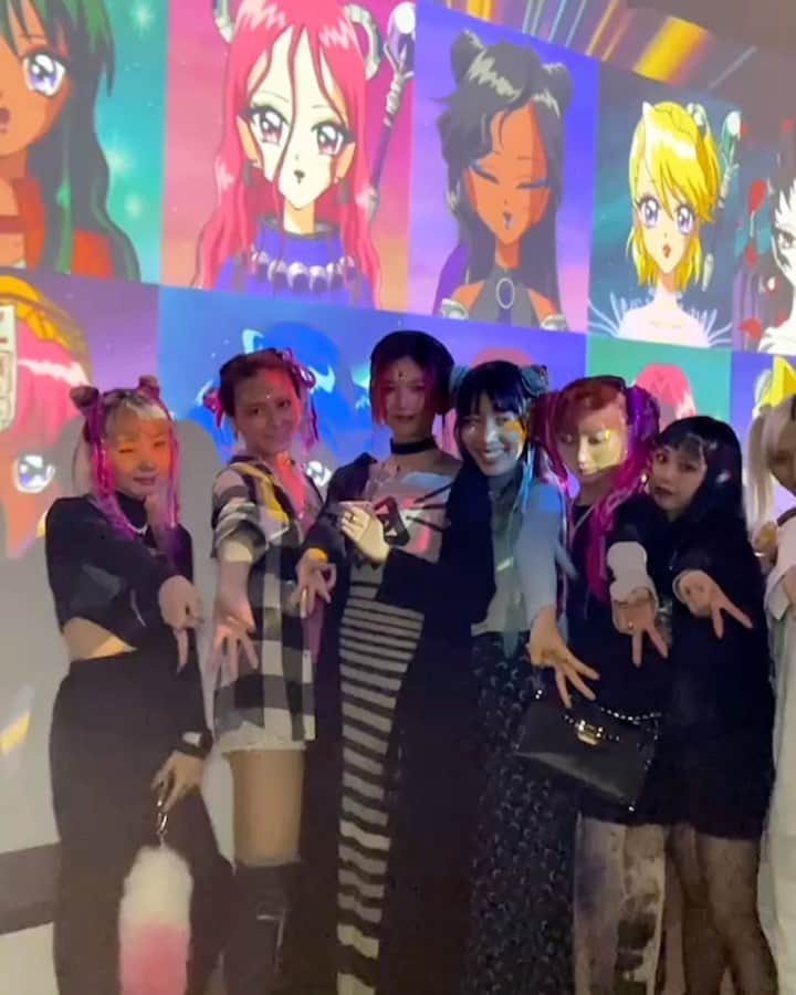 si ouxのインスタグラム：「DJたのしかったし最高パーティーでした🔊 Thank you! @galversenft × @lensprotocol.eth PARTY🌠 #新星ギャルバース」