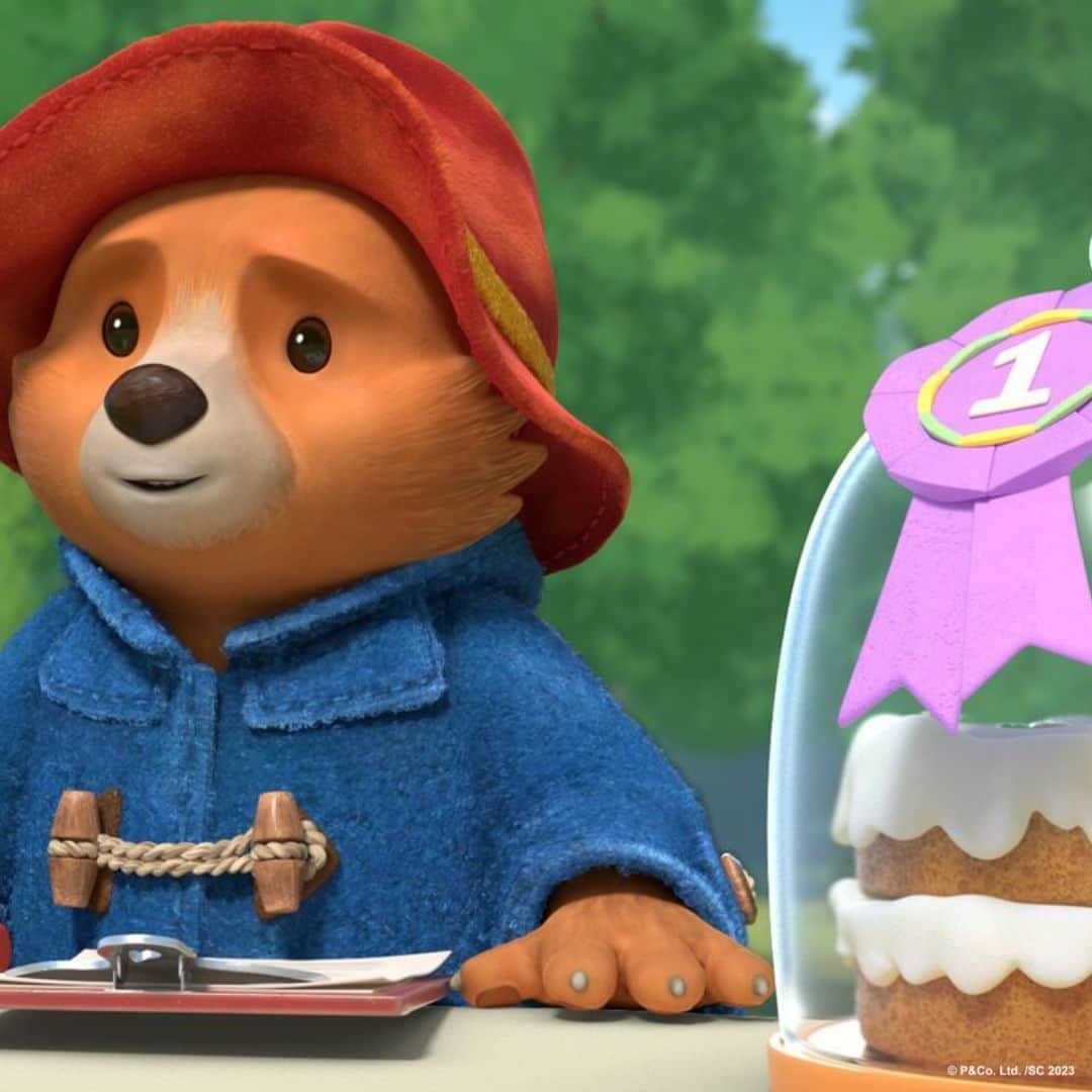Paddington Bearのインスタグラム：「Paddington was asked to judge a cake baking competition. So far everyone is in joint first place 🥇」