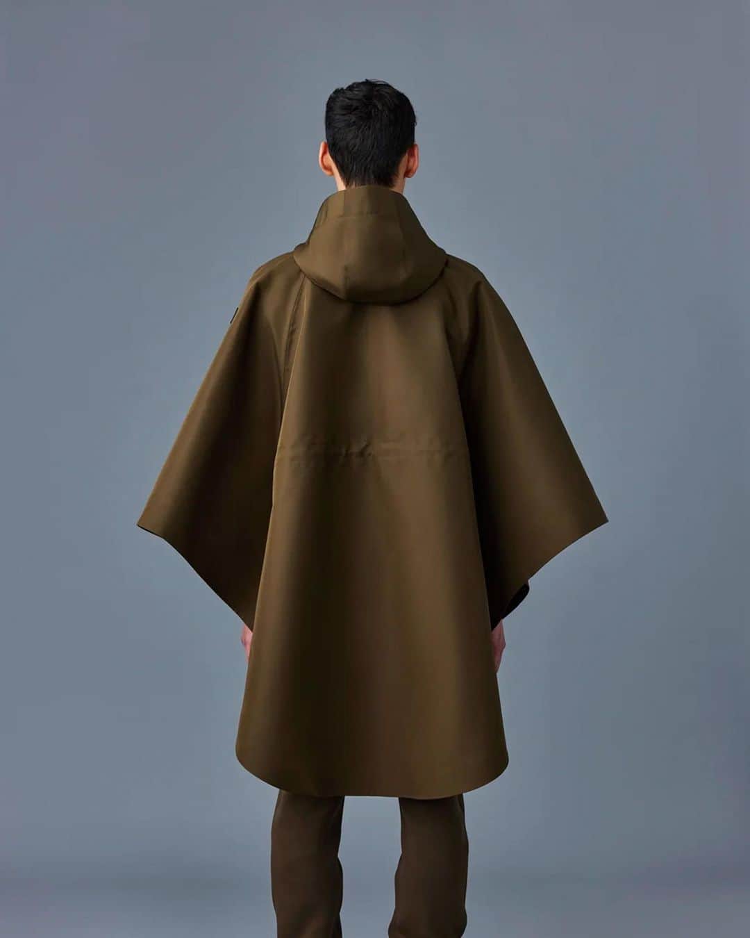 マッカージュのインスタグラム：「EARTH WEEK SERIES 1/3  TEMPEST, an oversized poncho with a 2-layer tech shell made from 100% post-consumer recycled yarns. It is water resistant and repellent, and windproof. A forward and functional staple for any season.  #MACKAGE #MONDEMACKAGE」