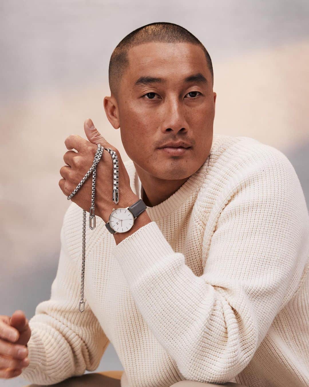 MVMTさんのインスタグラム写真 - (MVMTInstagram)「JUST DROPPED. SS23 jewelry is here, new sleek steel stacks in silver, gold or black. #jointhemvmt」4月19日 2時45分 - mvmt