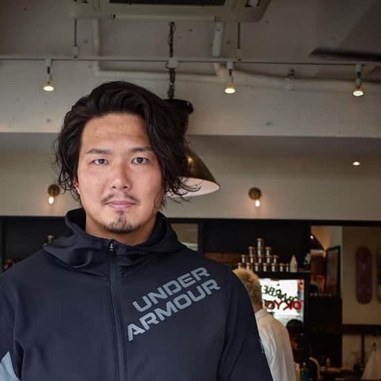 ジェイク・リーのインスタグラム：「@tomohiro_kizu さん押忍💈  #noah_glg #goodlookingguys  #prowrestler  #haircut  #japan #秋葉原 #岩本町」