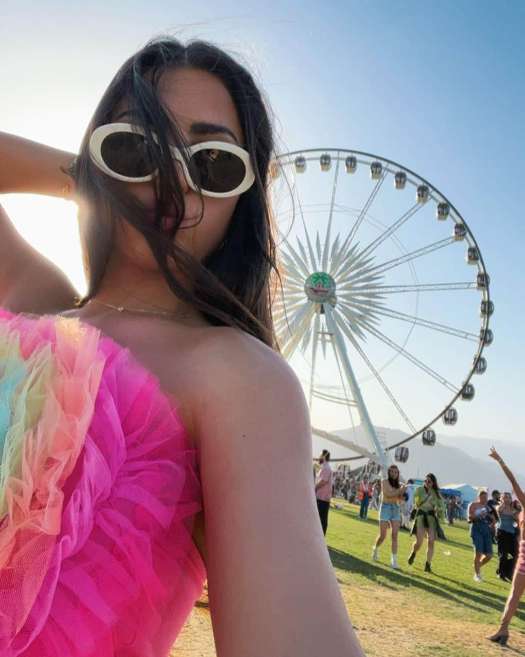 ヨランテ・ヴァン・カスベルヘンのインスタグラム：「My first Coachella weekend! 💓💓💓💓💓💓💓💓💓💓💓💓💓💓 #Day1」