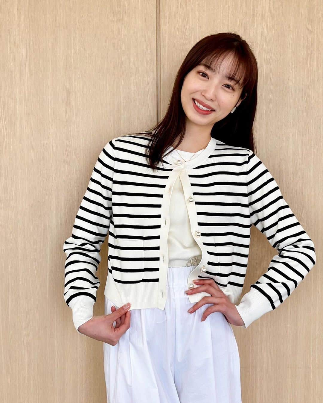 フジテレビ「めざましテレビ」さんのインスタグラム写真 - (フジテレビ「めざましテレビ」Instagram)「ファッション雑誌CanCamとコラボした お天気コーナー「きょう何着て行く？」 林佑香の毎日のコーデを紹介♪  4月18日（火） 【今日のコーデ】 ・コート[ベルト付き]→ @nanouniverse_official  1万3200円 ・アンサンブルニット→ @apuweiser_official  1万8700円 ・パンツ→ @collage.official  1万4300円 ・靴→ @kanematsu_official 2万5300円  ・イヤリング→ @anemone_official  2310円  【コーデのポイント】  この春トレンドのカーゴパンツ☀️今季はハリのある素材やクリアホワイトなどきれいめに使えるデザインが豊富で、デイリーに取り入れやすいのがうれしい🌸×ボーダーカーデで小粋なマリンルックに🐬  #めざましテレビ #きょう何着て行く？ #林佑香 #今日のコーデ #コーデ #CanCam #今日のファッション#ootd #きょう何着て行く？は月〜金朝6時22分ごろ放送📺 #ゆかちゃん #きれいめコーデ #きれいめカジュアル #大人コーデ #春コーデ #オフィスカジュアル #上品コーデ #アナウンサー衣装」4月18日 18時28分 - mezamashi.tv