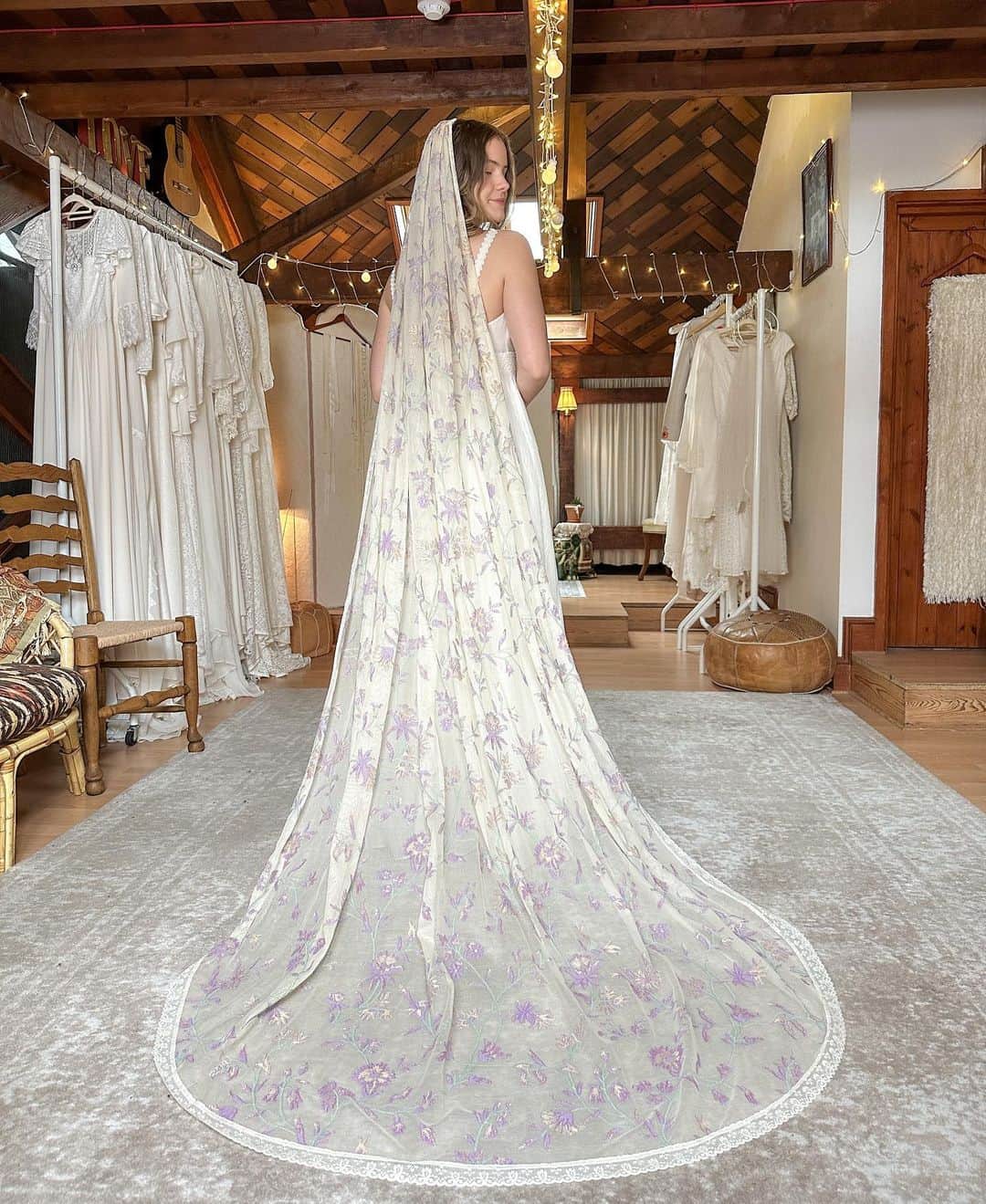 ミナのインスタグラム：「Many brides believe the finishing touch of the veil is what makes them feel like a bride-to-be. If you've chosen a simple gown, you can go for a veil with more detail and richness.  If your gown is already sure to turn heads, we recommend a veil that is simple in design. Remember that your veil should match and enhance your wedding dress rather than distract from it.  Our Carly veil's lace is made in the UK. It's 96% cotton and 4% viscose and comes in three stunning colors. The veil is 2.5 meters long and edged with lace trimming (also created in the UK), but we are able to create your veil in any length.  #IndiebrideLondon #WeddingVeil #SustainableWeddingDresses #LondonWeddings」