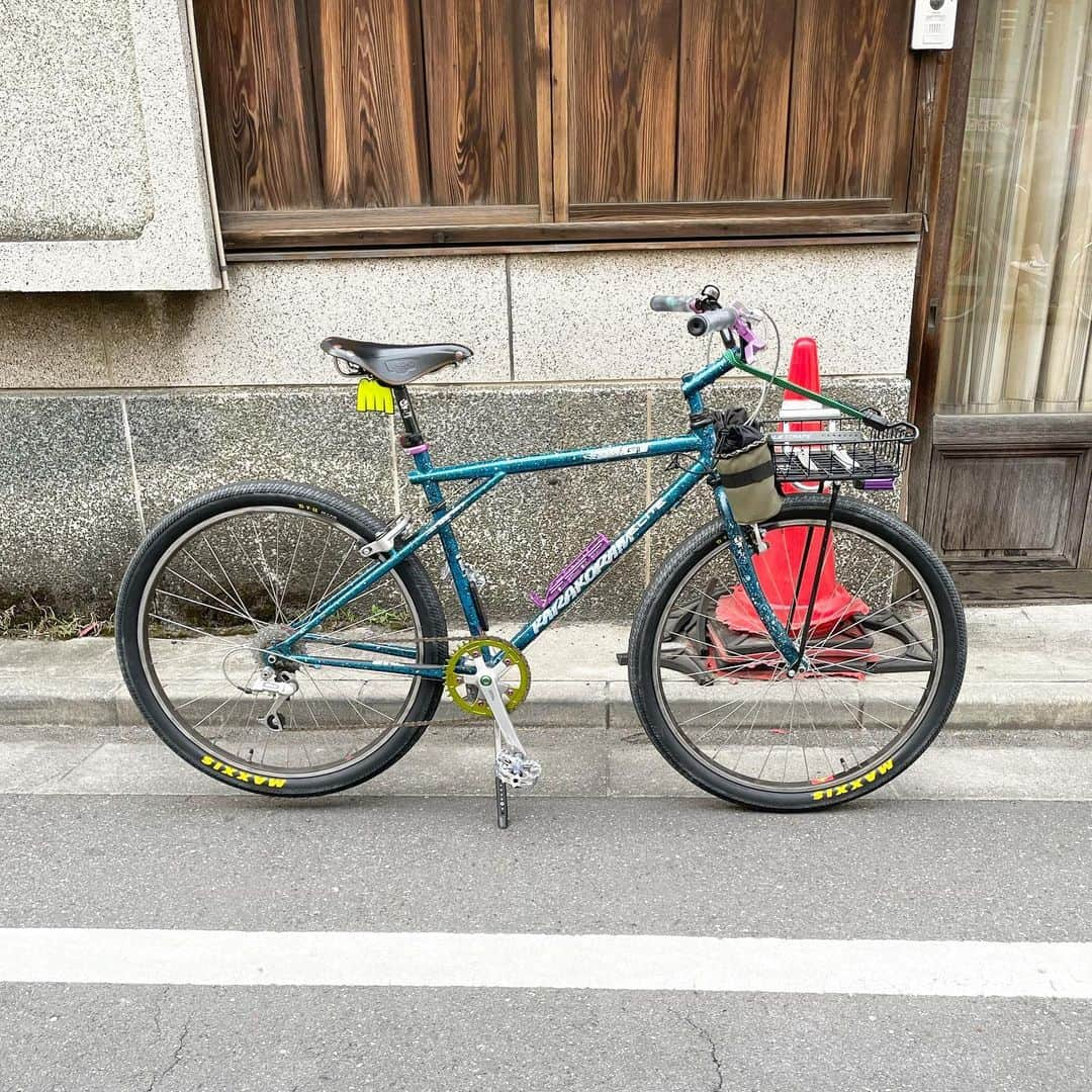 江畠大地のインスタグラム：「久々にちょこっと変更🫶🏻  #gtkarakoram #gtcult #commuterbikeclub #commutebike #nittobullmoose #マウンテンバイク #マウンテンバイクでどんどんあそぼう #自転車通勤 #gtbikes #oldmtb #vintagemtb #26inchlifestyle #表参道美容師 #カスタム自転車」