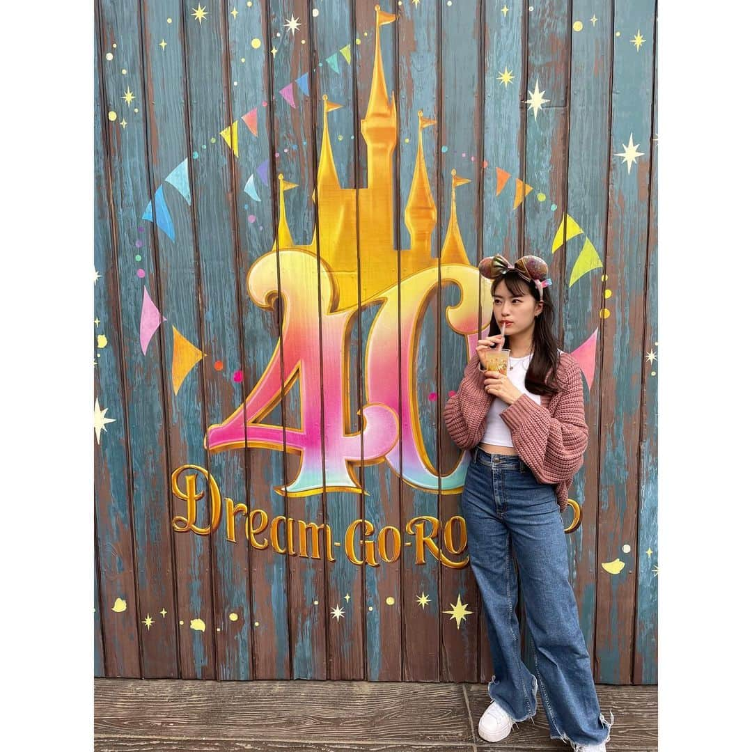 川崎琴之のインスタグラム：「40周年🏰💕 ・ ・ #ディズニーシー #ディズニー #ディズニーカチューシャ #ディズニー写真部 #ディズニーコーデ #ディズニー40周年 #디즈니씨 #도쿄디즈니씨 #바비 #disneysea #tokyodisneysea #disneyfashion #disneygram #disneyfan」