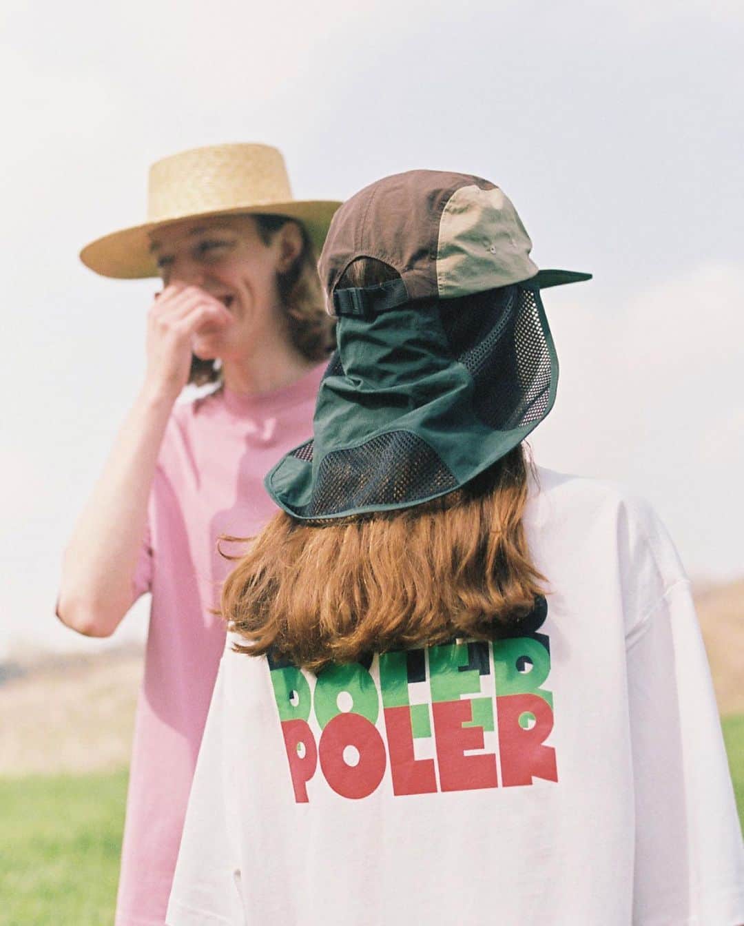 JOURNAL STANDARD relumeさんのインスタグラム写真 - (JOURNAL STANDARD relumeInstagram)「ONE DAY IN SPRING  POLeR for JOURNAL STANDARD relume 2023 Spring/Summer  ■発売日 4/20(木)  ■展開店舗 ジャーナル スタンダード レリューム 全国店舗・各種ECサイト  ・・・・・・・・・・  カラッと乾いた柔らかな日差しと、徐々に暖かくなっていく街の空気。 髪の合間を吹き抜ける風と、空気をはらんで膨らむTシャツ。 冬を乗り越えた動物たちのどこか嬉しげな鳴き声。 少なくなっていく荷物と、軽くなる足取り。  JOURNAL STANDARD relumeとPOLeRがお届けするのは、 春という素晴らしい季節をたっぷり楽しむためのカプセルコレクション。  ・・・・・  今回のコレクションのアイコンアイテムである、 トートバッグにもなるユーティリティチェアを広げれば、ここはもう彼らの楽園。  二人のとある日常を、こっそり覗いてみよう、、、  ・・・・・・・・・・  #POLeR #ポーラー #journalstandardrelume #ジャーナルスタンダードレリューム」4月18日 18時58分 - js_relume