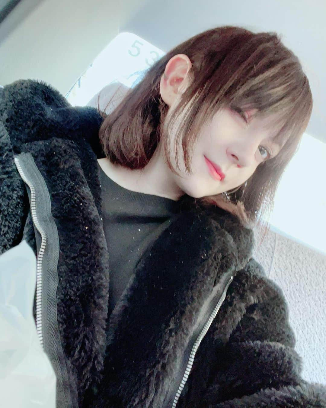 ビーナス・アンジェリックさんのインスタグラム写真 - (ビーナス・アンジェリックInstagram)「CRINGE ALERT: IM GONNA BE A FULL TIME HARDCORE E-GIRL!! Sorry for casual pic saucier one’s coming soon. Gonna shoot until my camera explodes tonight!」4月18日 18時50分 - venus_angelic