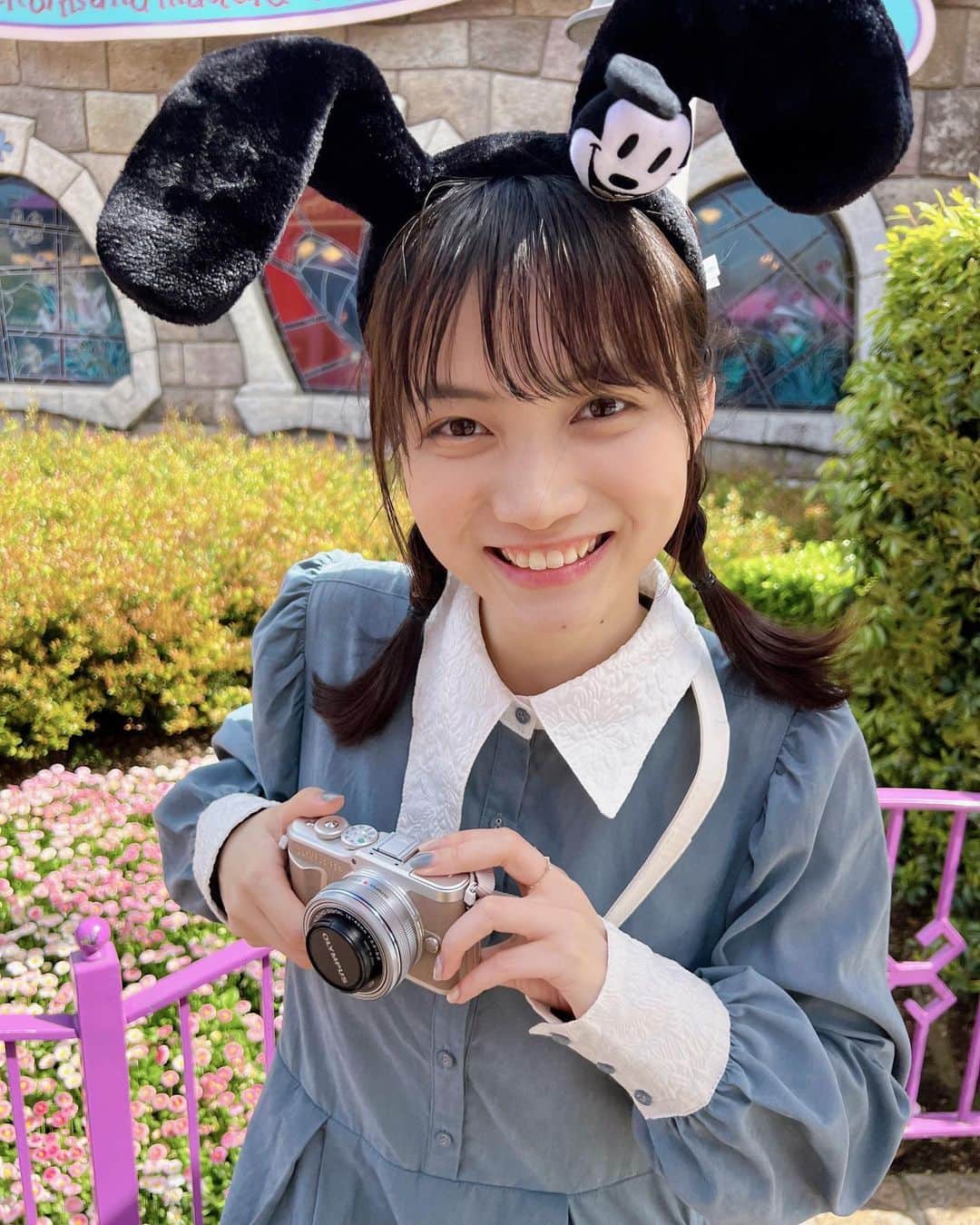 西垣有彩のインスタグラム：「数億年ぶりにおさげをしました👧🏻#ディズニーランド#夢の国#西垣有彩」