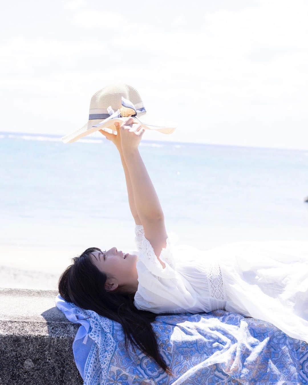 ちとせよしののインスタグラム：「海に行きたいな~(❁ᴗ͈ˬᴗ͈)  #portrait #ちとせよしの #ちとせよしの2nd写真集 #奄美大島」