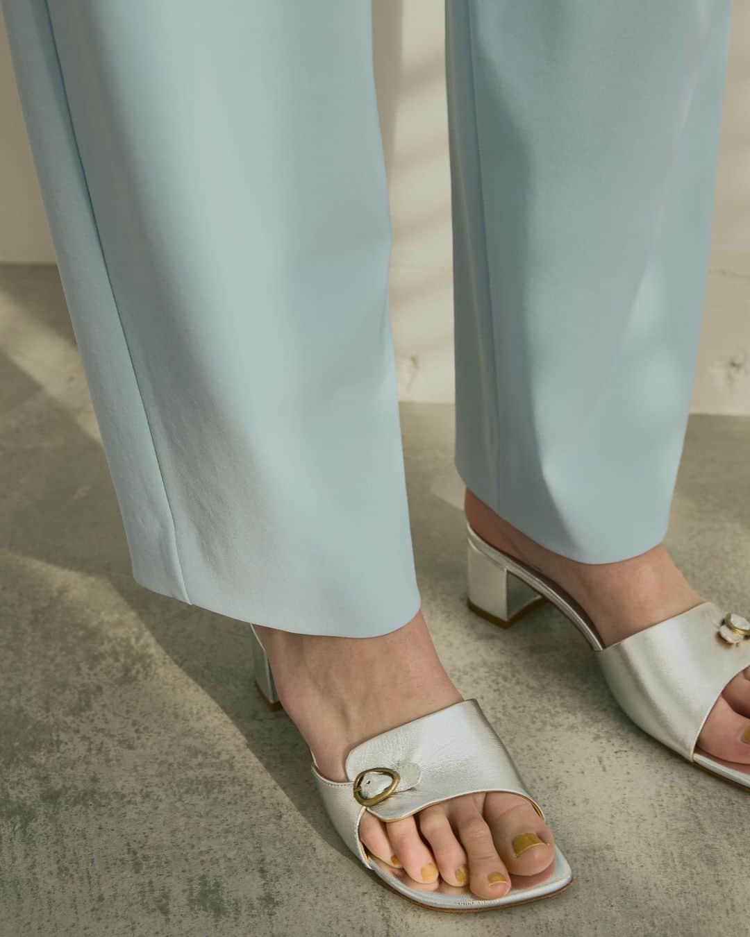 のインスタグラム：「FABIO RUSCONI 2023 SPRING&SUMMER COLLECTION  art.ZELDA1518  #fabiorusconi #ファビオルスコーニ #shoes #madeinitaly #23ss #sandal #silver #metalic」