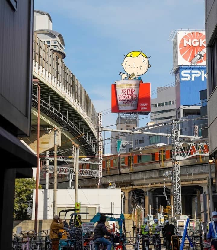 Osaka Bob（大阪観光局公式キャラクター）さんのインスタグラム写真 - (Osaka Bob（大阪観光局公式キャラクター）Instagram)「In Fukushima, I found the famous Cup Noodles billboard!  The variety of billboards is one of the unique things about Osaka. Which is your favorite? 🤗  福島で、カップヌードルの看板を発見！たくさんの看板が見られるのも大阪の特徴！みんなも見つけてみてや🤗  —————————————————————  #maido #withOsakaBob #OSAKA #osakatrip #japan #nihon #OsakaJapan #大坂 #오사카 #大阪 #Оsака #Осака #โอซาก้า #大阪観光 #sightseeing#Osakatravel #Osakajepang #traveljepang」4月18日 19時00分 - maido_osaka_bob