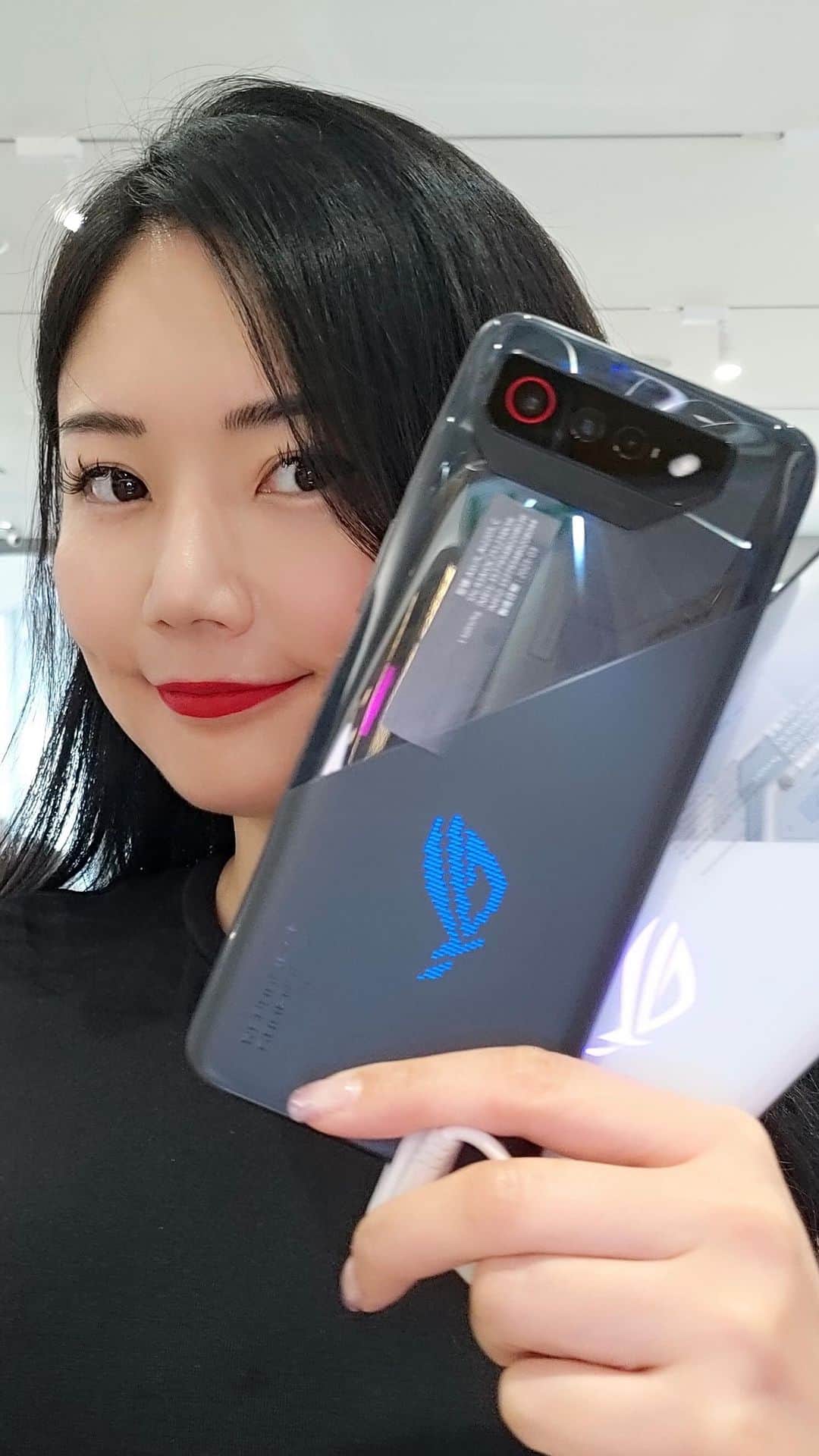 Ayanoのインスタグラム：「Gaming Smartphone ROG Phone 7 Hands-on in Taipei #ROGPhone7 @asus @asusrog」