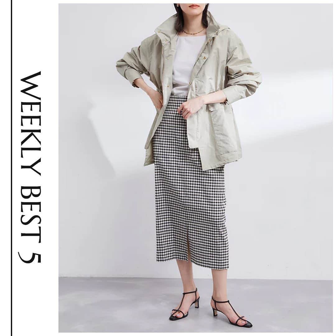 ロペのインスタグラム：「\ WEEKLY BEST 5 /  ⁡ 先週の売れ筋アイテムをご紹介します✨ ⁡ ⁡ ⁡ ▶ITEM  ⁡ コットンリネンポケット付きタイトスカート ¥18,700 (税込) ⁡ リネンストレッチブレザージャケット ¥41,800 (税込) ⁡ ラミーフラップポケットシアーシャツ ¥20,900 (税込) ⁡ スキッパーシャツ風フレアーワンピース ¥30,800 (税込) ⁡ Y BAG Medium+ ¥18,150 (税込) ⁡ J'aDoRe JUN ONLINEでご購入いただけます。 ⁡ ⁡ ⁡ #fashion #通勤コーデ #通勤バッグ #新生活 #新生活準備 #オフィスカジュアル #大人カジュアル #春コーデ #春カラー  #ロペ #ROPÉ #ropejp」