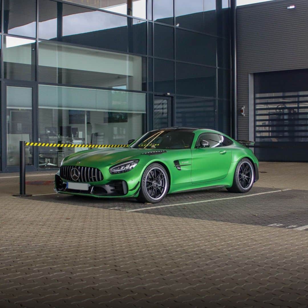 Mercedes AMGのインスタグラム：「Glow brighter than ever. Spring is for showing your true colours.   📸@carshots.hb  #MercedesAMG #AMG #AMGThrill #AMGLife #MyAMG」