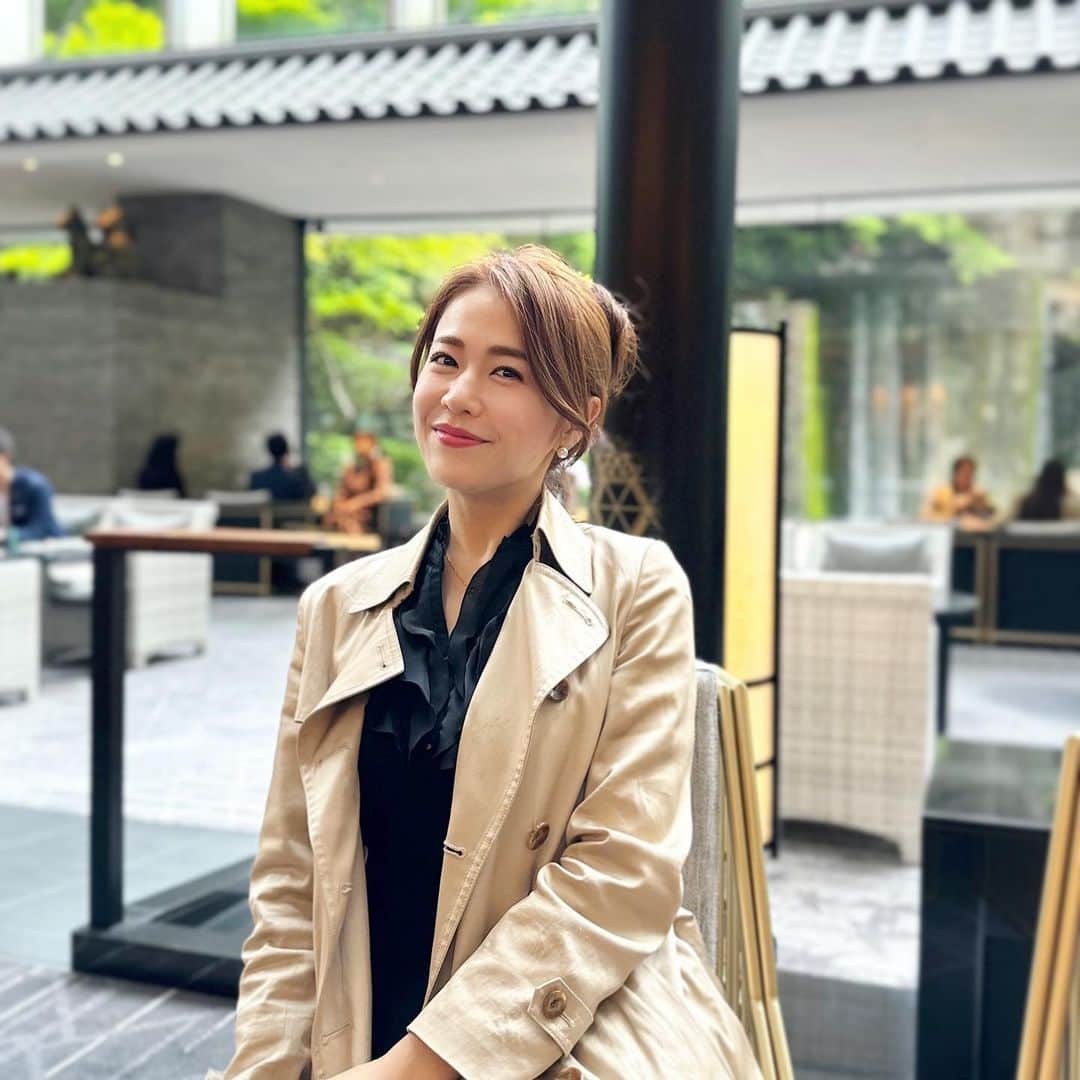 しろまっするのインスタグラム：「･ Enjoy the time you have for yourself ☕️🫶🤎  晴れてるだけでハッピーな気分になる☀️♥🕊‪ 太陽大好き～♡♡♡  #healthiswealth #selfcarefirst #tokyocafe #meguro #gajyoen #しろまっする」