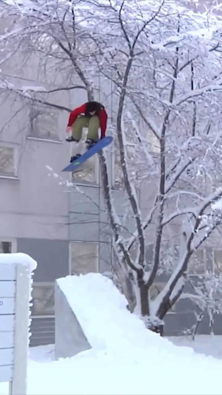 のインスタグラム：「遊び方いろいろ♪ Movie: siltanenprkl #Burton #Snowboarding」