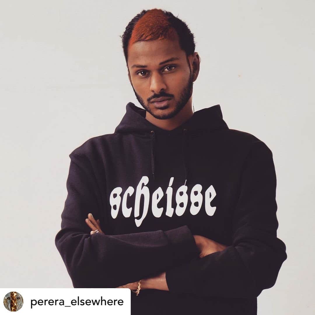 スタースタイリングのインスタグラム：「What should we say……das ist nicht scheisse! 💩💩💩💩💩💩. #scheiße #ilovecolors #starstyling #hoodywithmessage」