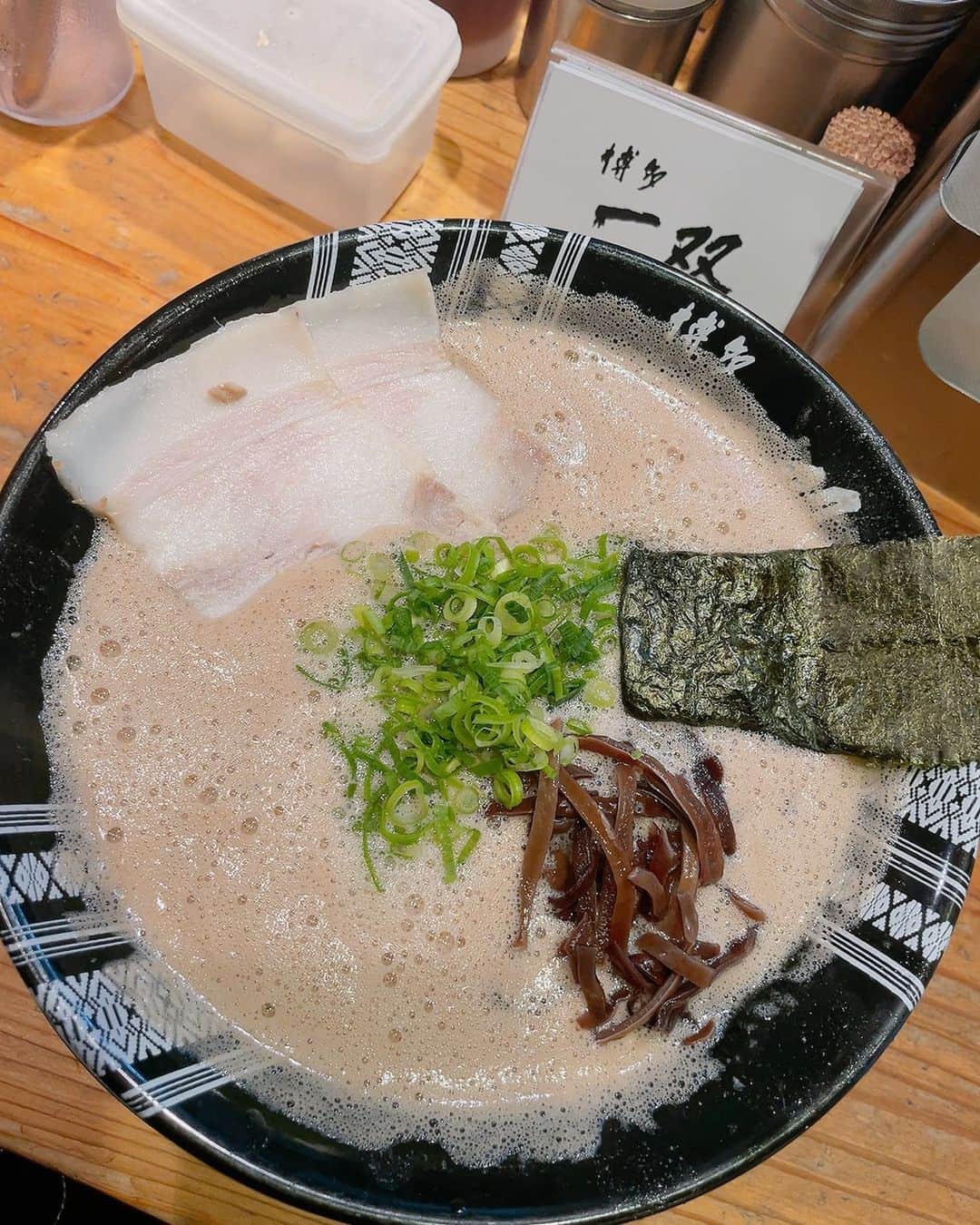 七海さんのインスタグラム写真 - (七海Instagram)「博多まで行ったらとりあえずらーめん食べるよね🍜」4月18日 19時44分 - nanami_bwmg