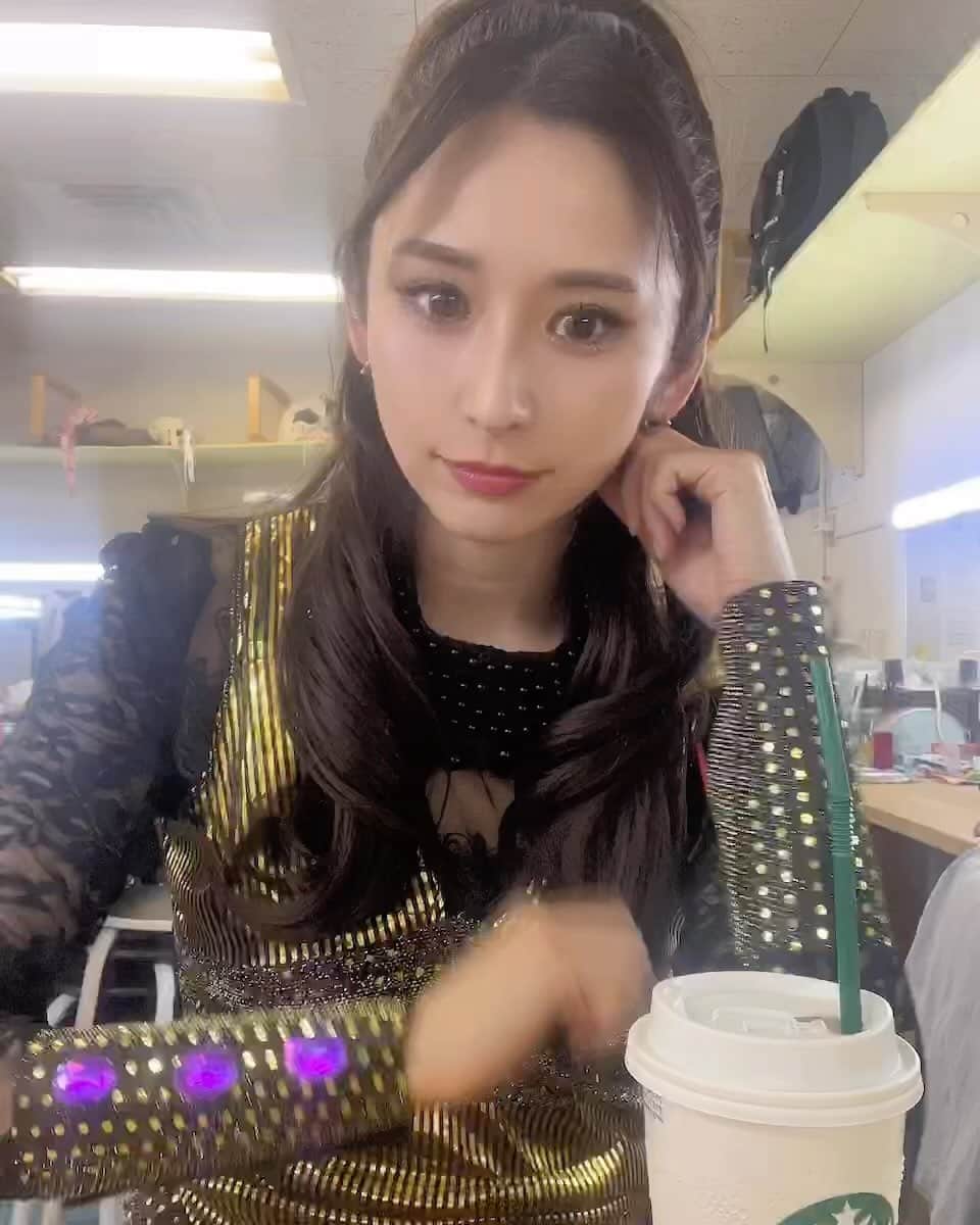有馬綾香のインスタグラム：「場当たりが最高に巻きで終わりました！ 素晴らしき🥺  女性キャストが多いので楽屋が華やかです😌🧡 ほんわかしてて優しくて面白くて素敵なキャストばかりで居心地良いなー💕  明日はついにゲネからの本番だーーーーー！！！！！ 早目に寝るっ！！！  明日から劇場で皆様にお会いできるの楽しみです！！！ わくわく💕  沢山笑って沢山笑顔になってね😌🧡  カラスカ公演 『気まぐれなクロノス』 【日程】 2023 年 4 月 19 日(水)~4 月 23 日(日) 【劇場】 築地ブディストホール 東京メトロ日比谷線築地駅 1 番出口徒歩1分 東京メトロ日比谷線・都営地下鉄浅草線東銀座駅5番出口徒歩5分 東京メトロ有楽町線新富町駅4番出口徒歩5分 都営地下鉄大江戸線築地市場駅A1 出口徒歩5分 【脚本・演出】 江戸川崇 【キャスト】 八木ましろ 聞間彩 有馬綾香 藍菜 甲斐千尋 中澤隆範 岡本芽子 桜井理衣 斉藤まなか 永瀬千裕 織田あいか 池澤汐音 中山碧瞳 江村あかり 伊藤新 大仲マリ 久高将史 ぴんきゅ 大橋タクヤ 峰之 柴田康平  【タイムテーブル】 2023 年 4 月 19 日(水)19:00 4 月 20 日(木)19:00 4 月 21 日(金)14:00/19:00 4 月 22 日(土)13:00/18:00 4 月 23 日(日)12:00/17:00 ※受付開始は開演の 60 分前、 開場は開演の 30 分前となります。 【チケット料金】 前売券:5,000 円 当日券:5,500 円 ★ファンクラブ前売券:4,500 円 (ご予約時にはカラスカファンクラブ会員番号のご記入が必要です) ※全席指定席 2023 年 3 月 12 日(日)12 時より、各出演者の専用 CoRich 予約フォームにて発売開始! 【舞台監督】 柳橋龍 【照明】 寺田香織 【音響】 HARLY 【配信】 BSD Live! 【物販製作】 株式会社リジュエ 【制作】 後藤裕美(カラスカ) 久高将史(カラスカ) 【協賛】 府中卸売珈琲店・Cocorotus 【企画・製作】 カラスカ 【お問い合わせ】 カラスカ karasukaseisaku@gmail.com」
