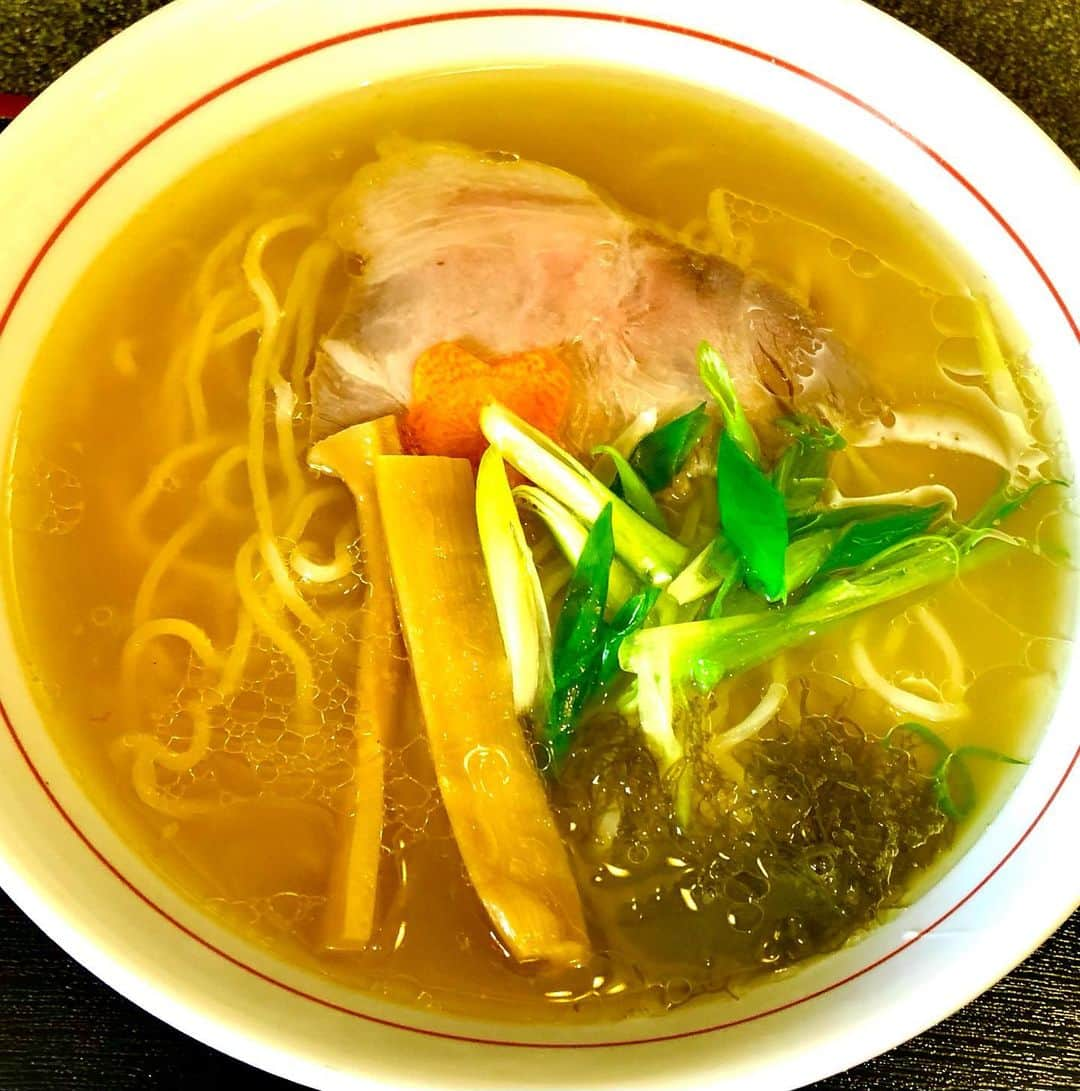 河内孝博のインスタグラム：「【麺麺活動】“鶏もみじ”ベースのスープで“板前ラーメン”〜🎵 スープも残さず頂きましたとさ…ﾍﾟﾛﾘ✨」