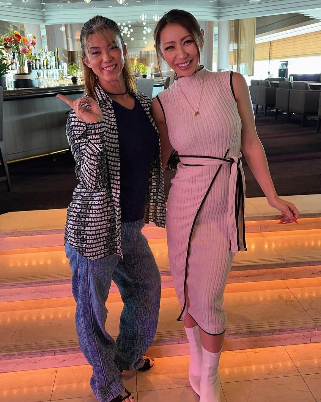 MANAさんのインスタグラム写真 - (MANAInstagram)「#ifbbfigurepro のきーちゃん もうずーっと昔からのお付き合い☺️ @miyabikido  シンガポールプロコンテストのお疲れ様会🥰🍰🍓🍖🍷  久々ゆっくりお話し出来て 楽しかった🥰🌺  #ifbbpro #fashion #スイスホテル南海大阪 #lunchtime #healthylifestyle」4月18日 19時57分 - mana_ifbbpro