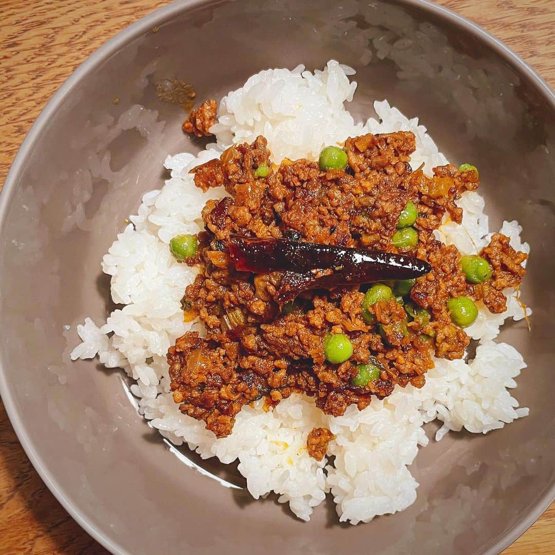 yuxuki wagaのインスタグラム：「家🍛」