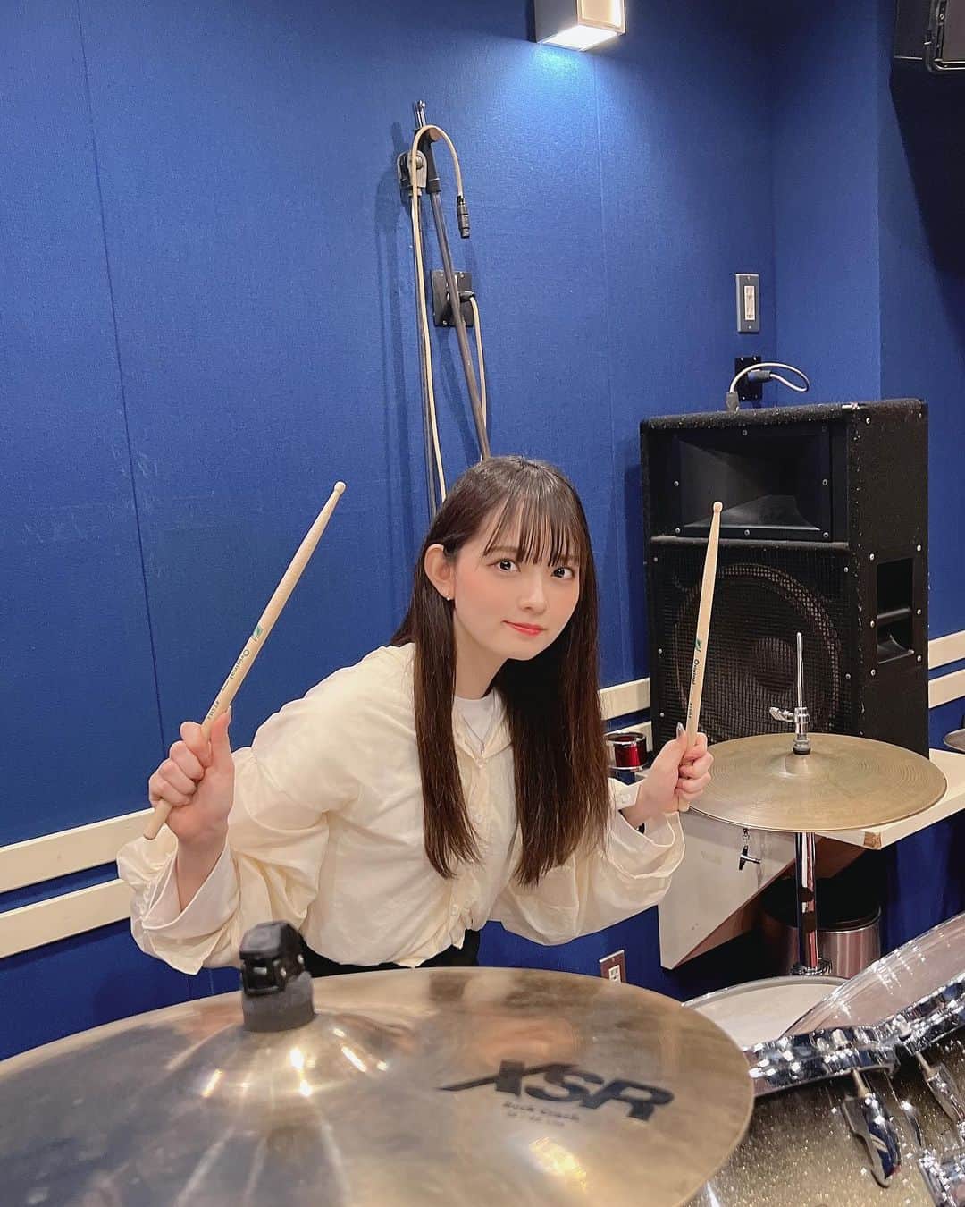 水野舞菜さんのインスタグラム写真 - (水野舞菜Instagram)「ギャップが欲しくてドラムやってました」4月18日 20時04分 - mana_chos