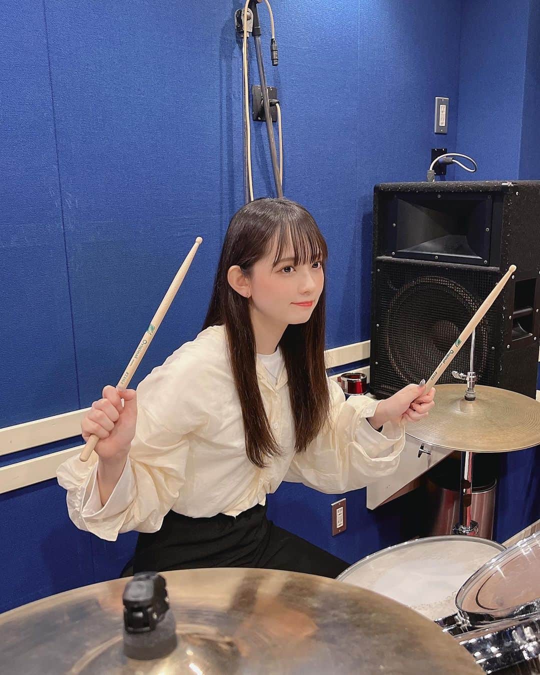 水野舞菜さんのインスタグラム写真 - (水野舞菜Instagram)「ギャップが欲しくてドラムやってました」4月18日 20時04分 - mana_chos