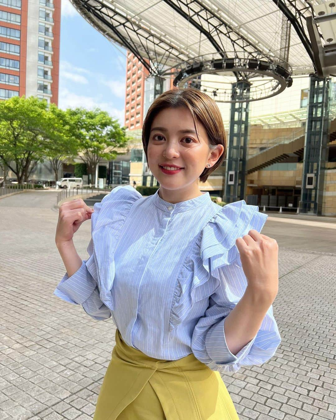 並木万里菜さんのインスタグラム写真 - (並木万里菜Instagram)「.  ABEMA Morningのお洋服です。 黄色の洋服を着ると元気でる。  👚 @snidel_official   👖 @snidel_official   💍 @jewelilytokyo   #並木万里菜#テレビ朝日アナウンサー#テレビ朝日#テレ朝#アナウンサー衣装」4月21日 20時00分 - marina_namiki