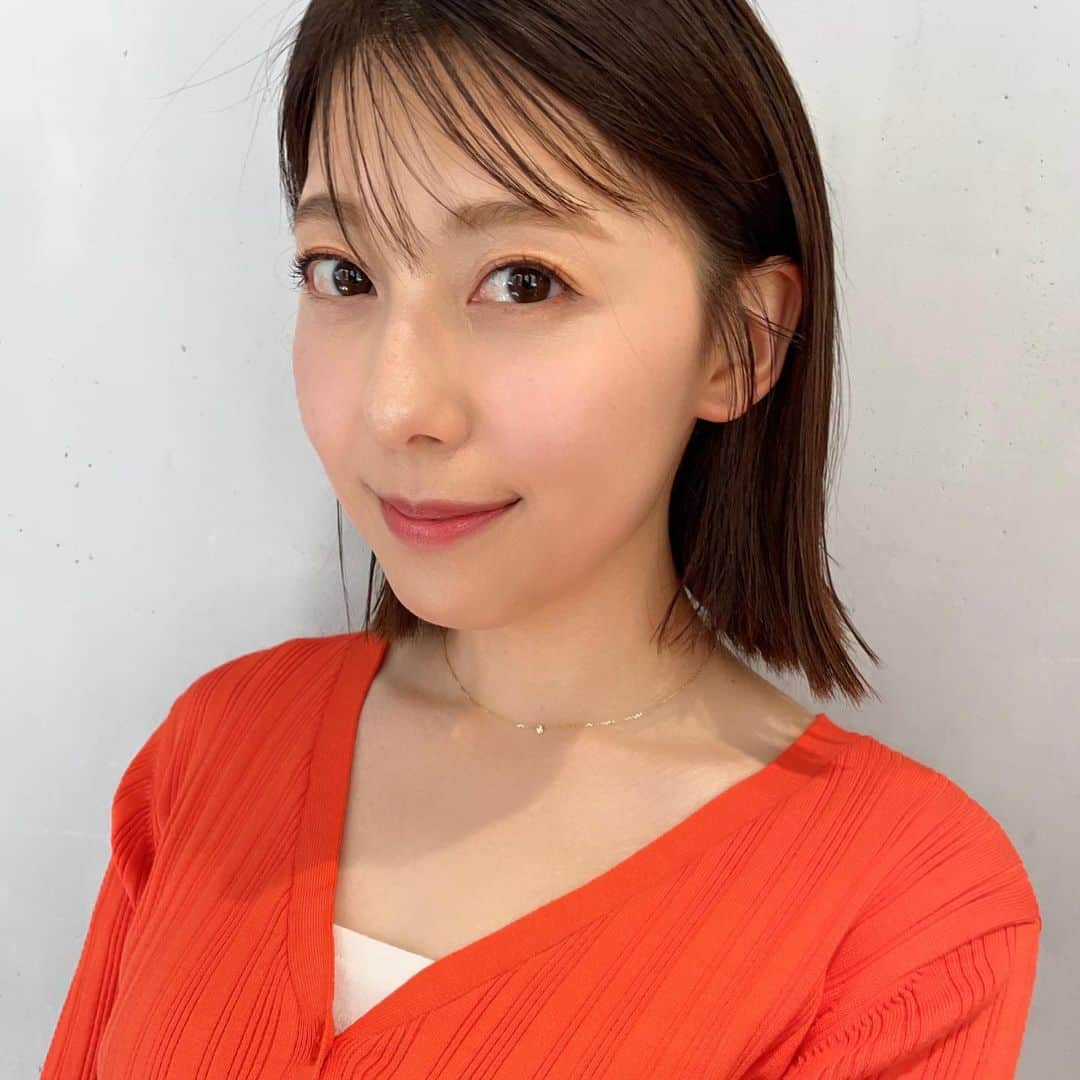 上村彩子のインスタグラム：「. . 🧡🧡🧡  うすーくですが、 久しぶりに前髪も作ってみました。 色味や長さもいかがでしょう？  #newhair」