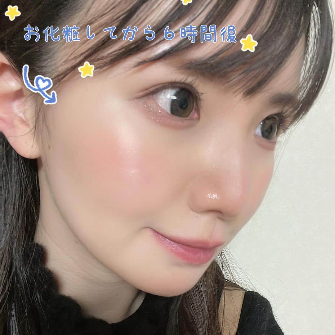 相良朱音のインスタグラム：「人気の新商品クッションファンデーションTIR TIRを愛用中なんだけどたくさん動いた舞台稽古後もメイク崩れが少なくて感謝すぎる💗 マスクよれだけじゃなくてこれからの季節汗にも強いってありがたいよねぇ🌟 ハイカバーなのに塗ってる感たっぷりじゃないし、今流行りの艶肌っぽく仕上がるのもお気に入りの理由の１つ！  本番も使わせていただきます🙏  #sponsored #tirtir #マスクフィットオーラクッション」