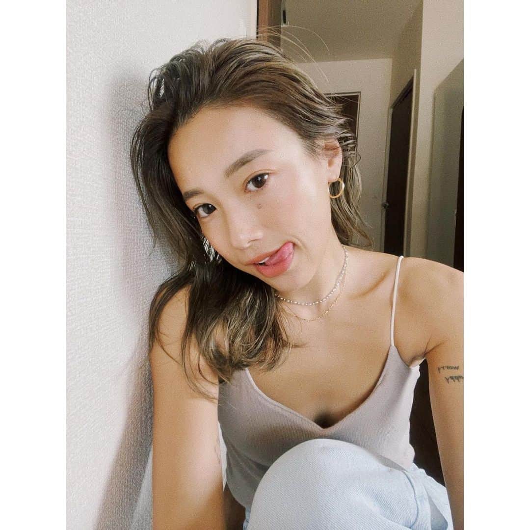 馬詰まほのインスタグラム：「アシタモガンバロウ🐹🎀 @ayakawasaki  12:00-15:00 NEWoMan Yokohama 出勤してますので是非に☺︎☺︎💛 . New hair ✂︎ @kazukiwatanuma  ↪︎ @beautrium.kamakura」