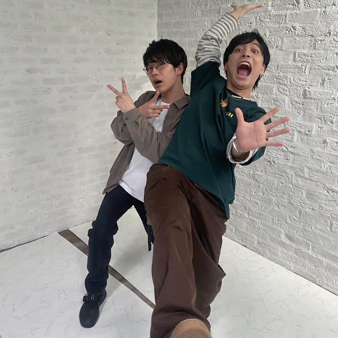 川崎鷹也さんのインスタグラム写真 - (川崎鷹也Instagram)「川崎鷹也 × 優里 【愛の歌】聴いてくれた？ #優里 #川崎鷹也 #愛の歌 #君に届け #コラボ #いやどんな写真やねん #感情がわからん #最高に楽しかったなぁ #優鷹 #優鷹まじ卍」4月18日 20時18分 - kawasaki_takaya