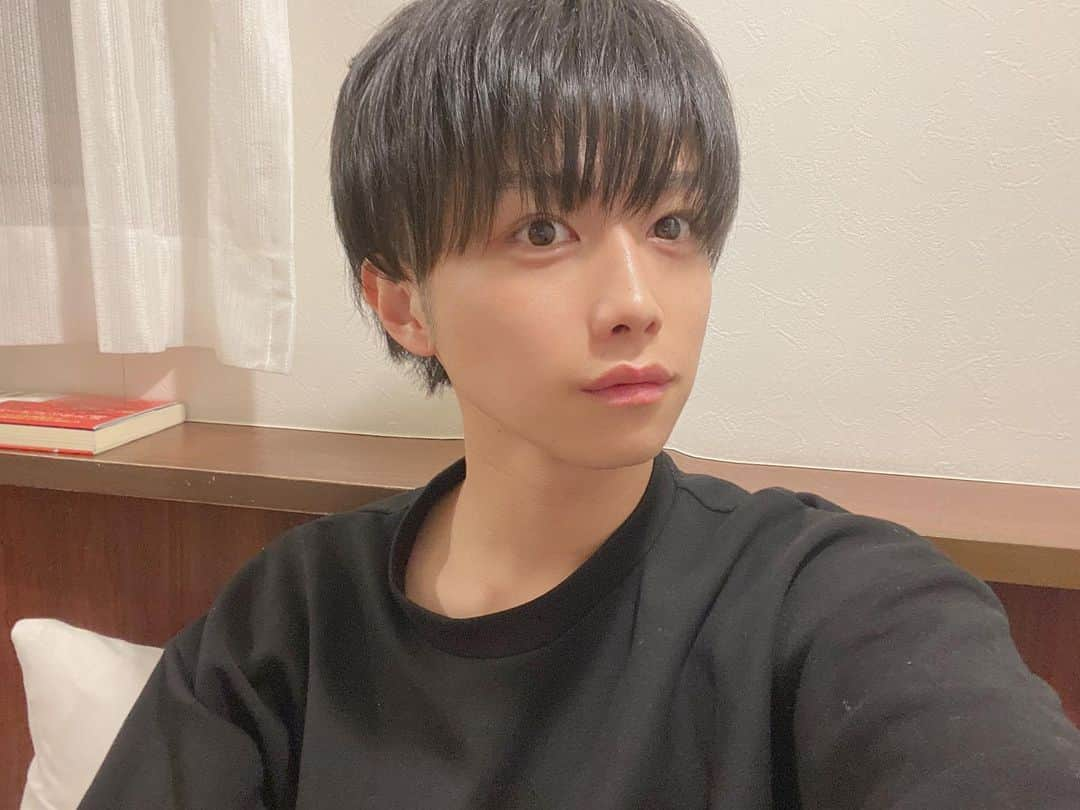 若槇太志郎さんのインスタグラム写真 - (若槇太志郎Instagram)「. お久しぶりです！ コメント返信します。 あなたの好きな食べ物を教えてください。 10段階で好きかどうか答えます笑  僕は蕎麦と茄子が好き」4月18日 20時19分 - taishiro.wakamaki.official