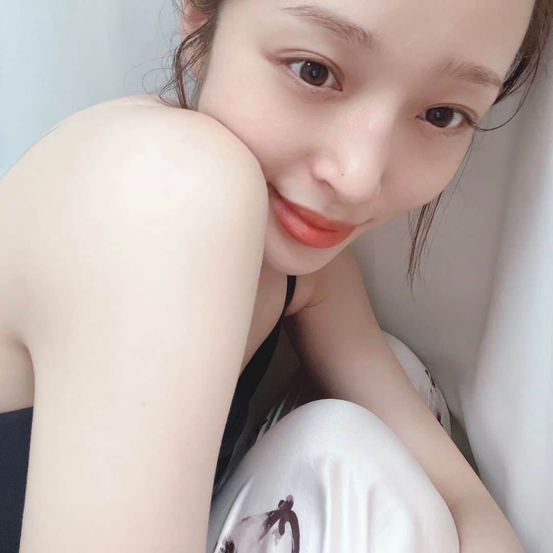 神部美咲のインスタグラム：「4月ラストの休日は、  寝て、寝て、また寝て 過ごしました☺️  元気いっぱい💪❣️」