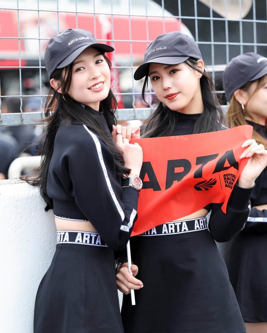 真木しおりのインスタグラム：「🫶  #ARTA#ARTAGALS#SUPERGT#AUTOBACS#オートバックス #HONDA#無限 #MUGEN #RQ #레이싱모델　#レースクイーン#racingmodel#supergt #スーパーGT #真木しおり#はらことは」