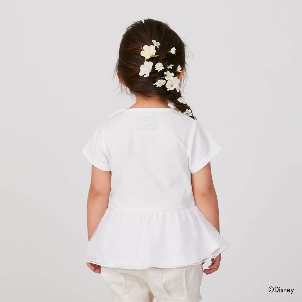 petit mainさんのインスタグラム写真 - (petit mainInstagram)「. 　 ☆Special ITEM☆ 　 みんなの憧れ、Disneyプリンセスのアイテムが発売♡　　　　 全国のプティマイン店舗で21日（金）から順次発売スタート！今週末には全アイテム揃いますよ。 ナルミヤ・オンラインは4月末発売予定です！ 　 人気プリンセスのラプンツェル・アリエル・ベル・シンデレラが、キッズのデイリーウェアに。キラキラプリントやビジュー、立体モチーフや、プリンセス気分になれるふわふわチュールをあしらったプティマインならではのデザインに仕上がりました！ 　 ラメ入りのグラフィックや、立体的なお花モチーフがとても可愛らしいTシャツは、姉妹やお友達と一緒に着たいアイテムですね！ チュール切り替えのデザインなので、レギンスや、ショートパンツなどと合わせたコーディネートがおすすめです。 　 　 　 　 【Disney】 グラフィックTシャツ  80-130cm 品番：9632211 価格：¥2,530（税込） 　 ⇩他プティマイン商品⇩ 　 【接触冷感】 裾フリルパンツ 80-130㎝ 品番：9632105 価格：¥1,870(税込) 　 バルーンショートパンツ 80-130㎝ 品番：9631120 価格：¥2,860(税込) 　 他参考商品 　 girl：身長88㎝ / 着用90㎝ girl：身長101㎝ / 着用100㎝ 　 　 　 　 〈ご注意〉 ※写真はサンプルで撮影しています。色・デザインが多少が異なる場合がございます。あらかじめご了承ください。 ※入荷、在庫状況は店舗によって異なる場合がございます。ご利用の店舗・ナルミヤオンラインオンラインまでご確認ください。 @narumiyaonline_official  　 #disney #ディズニー #disneyprincess #ディズニープリンセス #ディズニー好き #ディズニー好きさんと繋がりたい #petitmain #プティマイン #プティキッズ #プティの新作  #むすめふく #むすめコーデ #女の子ママ #女の子コーデ #女の子服 #女の子コーディネート #子どものいる暮らし #子どもと暮らす #子供服 #子供服通販 #可愛い子供服 #赤ちゃんのいる暮らし #子育てグラム #instafashion #instagood #ディズニーランド #ディズニーコーデ #プリンセスが好き」4月18日 20時58分 - petitmain_official