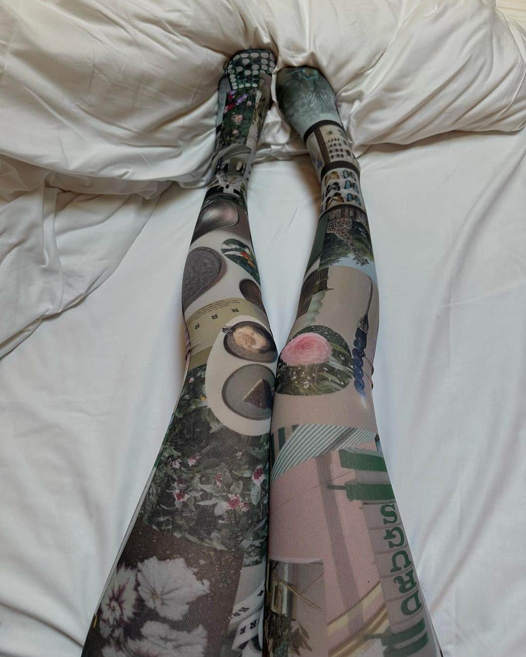 相羽瑠奈のインスタグラム：「🌸🦋🌿  昨日載せたリールでパッケージ準備してた、 Photo collage print tights 👣  単品でご注文いただいた方は 今週末より順次配送スタートします ！🦢  通常販売は、数量限定で【 5/3〜5/7 】の5日間 行いますので、予約販売で逃してしまった方はぜひ この機会に💁🏼‍♀️ Last collection他アイテムも同様です！」