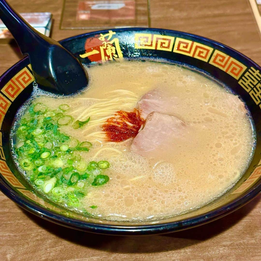 Yusukeのインスタグラム：「めん投稿です！ごちそうさま🍜  #一蘭ラーメン #一蘭 #ラーメン #ラーメンが好き #麺が好き #ラーメンすき」