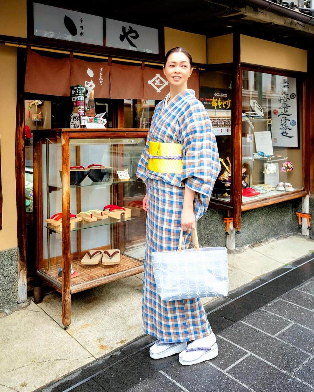 川原亜矢子さんのインスタグラム写真 - (川原亜矢子Instagram)「至福のひととき #kyoto #kamishichiken #historictown  #kimono #上七軒 #和食 #せん田 #美食推薦 #着物 #着物コーデ」4月18日 21時18分 - ayakokawahara