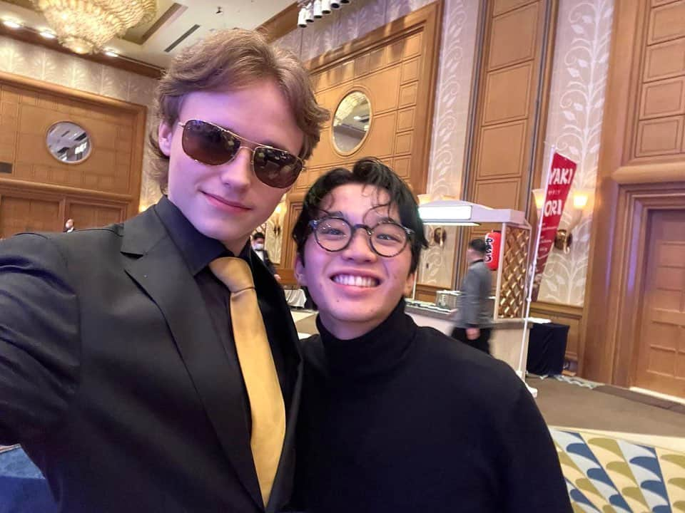 イリア・マリニンさんのインスタグラム写真 - (イリア・マリニンInstagram)「WTT closing banquet  @jun_july_august @matteorizzoo @happy_haein05 @sihyeong__lee @shunsato_official @jasonbskates @adam.siao @isabeau.levito @alexa_knierim @brandon_f1992 @amberglenniceskater @chockolate02 @evan_bates @kevin_aymoz @yelimkim0123 @daniel.grassl_official @k0515ki @k.a.n.a.m.u.r.a @d1sk_t   #WTTfigure #japan #tokyo #figureskating」4月18日 21時10分 - ilia_quadg0d_malinin