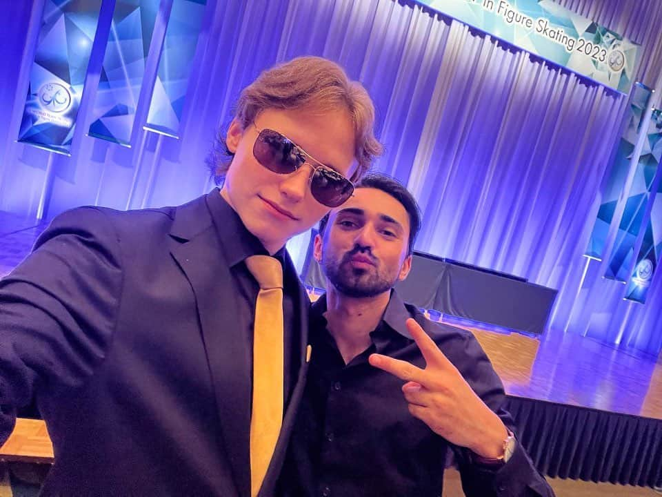 イリア・マリニンさんのインスタグラム写真 - (イリア・マリニンInstagram)「WTT closing banquet  @jun_july_august @matteorizzoo @happy_haein05 @sihyeong__lee @shunsato_official @jasonbskates @adam.siao @isabeau.levito @alexa_knierim @brandon_f1992 @amberglenniceskater @chockolate02 @evan_bates @kevin_aymoz @yelimkim0123 @daniel.grassl_official @k0515ki @k.a.n.a.m.u.r.a @d1sk_t   #WTTfigure #japan #tokyo #figureskating」4月18日 21時10分 - ilia_quadg0d_malinin