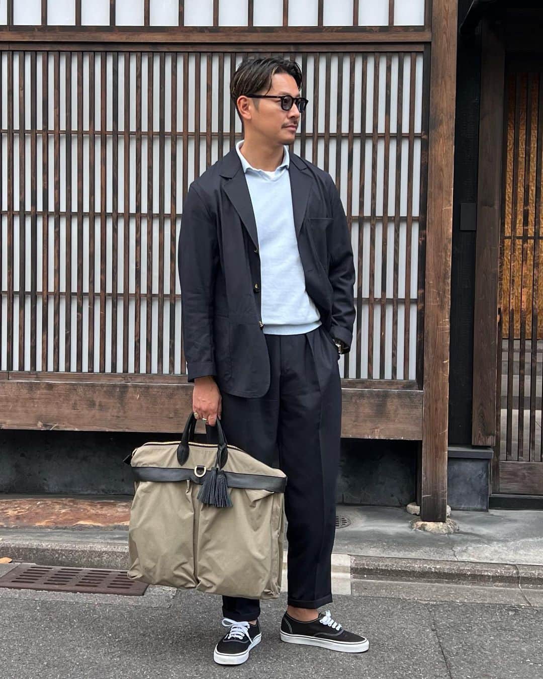 高田朋佳のインスタグラム：「関西・東海地区店舗巡回ツアー。 お邪魔したお店の皆様、ありがとうございました！ 直接お会いして、お話しして、他愛の無いことだけれど血が通って熱が入る。 人と人のお付き合いはこうじゃなきゃと改めて実感。  #guji #italstyle #beams #centotrenta #exclusive #edifice #designworks #blueberryhill #hankyumens」