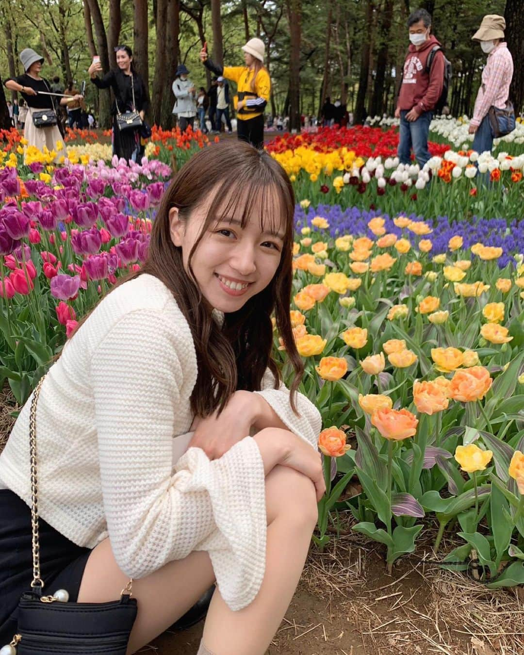 神岡実希のインスタグラム：「ー チューリップかわいい🌷💐 #ひたちなか海浜公園 #チューリップ #チューリップ畑 #ひたちなか #茨城」