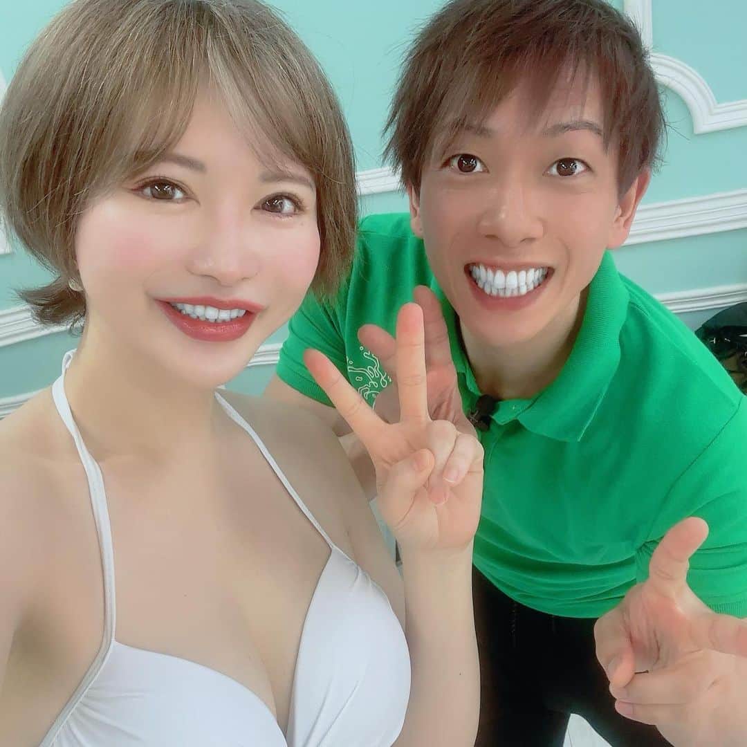 里美ゆりあさんのインスタグラム写真 - (里美ゆりあInstagram)「@shimiken0901 と @risa_kasumi ちゃんと 韓国YouTubeしみけんTVに ゲスト出演させてもらいました😊  何だろうこの家族感的な安心感は。。 avの世界で頑張ってきた人達と一緒に居れた時間は心地良かった✨  凄い楽しかった♬ とても貴重なお時間をありがとうございました❣️❣️  皆さん観てね💕  #shimikentv #しみけん #かすみりさ #里美ゆりあ #YouTube #YouTuber #韓国 #감사합니다  #사랑해」4月18日 21時39分 - satomiyuria